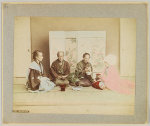 Japanilainen vihkimisseremonia (käsinvärinen mustavalkokuva) tekijältä Japanese Photographer