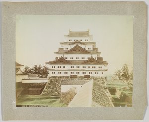 Nagoyan linna, Japani (käsinvärinen mustavalkokuva) tekijältä Japanese Photographer