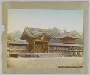Temppeli Shiba Parkissa, Tokio, Japani (käsinvärinen mustavalkokuva) tekijältä Japanese Photographer