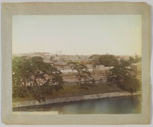 Tokion kaupunki keisarillisesta palatsista, Japani (käsinvärinen mustavalkokuva) tekijältä Japanese Photographer