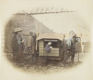 Nainen kantoi norimonossa (käsinvärinen mustavalkokuva) tekijältä Japanese Photographer