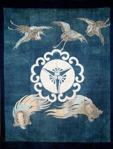 Art Japan: puuvillakangas, joka on peitetty onnen ja pitkäikäisyyden symboleilla. 1800-luvulla. Yksityinen kokoelma. tekijältä Japanese School