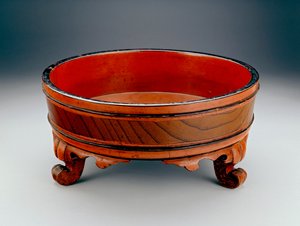 Buddhalaisessa käsienpesuseremoniassa käytetty allas, 1345 tai 1406 (lakattu puu)