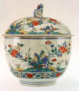 Kulho kannella, Edo Period (maalattua posliinia)