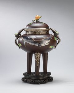 Emalilla ja pehmeällä metallilla upotettu rauta suitsutuspoltin, sinetöity Koichi Shin (Takasaki Koichi), Meiji Period (rauta, kulta, hopea ja emalit) tekijältä Japanese School