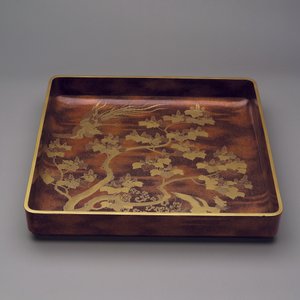 Kimonotarjotin (lakattu puu)