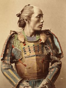 Muotokuva vanhan Japanin samuraista, jossa on kokovartalopanssari, 1890 tekijältä Japanese School