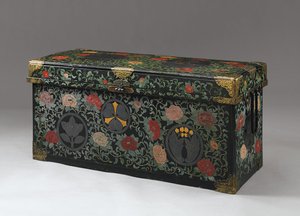 Säilytyslaatikko (Nagamochi), Edo Period (lakka ja kullattu kupari) tekijältä Japanese School