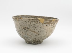 Teekulho, Edo-kausi, 1700-1800-luvun puoliväli (kivitavara, jossa valkoinen slip harjattu puutuhkalasitteen alla) tekijältä Japanese School