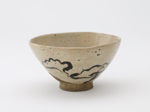 Teekulho, jossa kuviointi kuolemattomuuden sienestä, Edo-kausi, 1700-1800-luku (kivitavara, jossa rautapigmentti kirkkaan lasitteen alla) tekijältä Japanese School