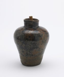 Tea caddy, purkin muotoinen, käytetty karkkipellettien pullona, Aichin prefektuuri, Edo-kausi (keraaminen) tekijältä Japanese School