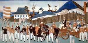 Tríptico mostrando um desfile de estrangeiros, Yokohama, em uma carruagem aberta puxada por cavalos e liderada por um homem carregando as estrelas e listras e uma banda militar, 1861. Utagawa Yoshigawa (ativo 1850-1870) artista japonês ukiyo-e.finlandês tekijältä Japanese School