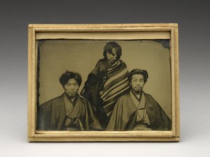 Nimetön, c. 1875 (ambrotyyppi alkuperäisessä kiri-puukotelossa) tekijältä Japanese School