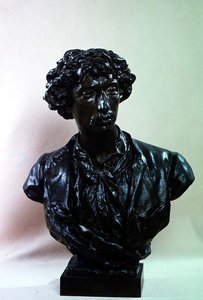 Charles Garnierin (1825-1898) rintakuva (pronssi) tekijältä Jean Baptiste Carpeaux