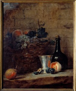 Kori valkoisia ja mustia rypäleitä, hopeakuppi ja pullo Jean Baptiste Simeon Chardinin (1699-1779) maalaus 1700-luvun aurinko. 0,69x0,58 m tekijältä Jean Baptiste Simeon Chardin