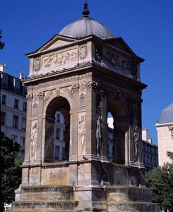 Arkkitehtuuri: näkymä Innocents-suihkulähteelle. Suunnittelevat arkkitehdit Jean Goujon, Augustin Pajou ja Pierre Lescot. 1546-1549. Place Joachim du Bellay, Pariisi.