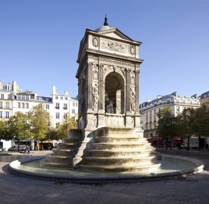 Näkymä Fontaine des Innocentsille, renessanssityylinen monumentaalinen suihkulähde, joka rakennettiin vuonna 1549 Henrik II:n (1519-1559) hallituksessa