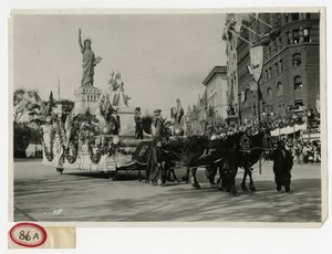 Historiallinen paraati Float nro 53: Vapaudenpatsas tekijältä Jessie Tarbox Beals