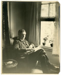 John Cowper Powys Llewelyn Powys, n. 1905–1940 (gelatiinihopea valokuva) tekijältä Jessie Tarbox Beals