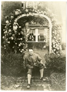 Joseph C Lincoln, n. 1920-28 (gelatiinihopea valokuva) tekijältä Jessie Tarbox Beals