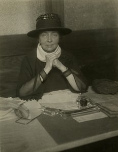 Rachel Crothers, n. 1905-1918 tekijältä Jessie Tarbox Beals