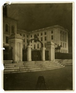 State House, Boston, USA, n. 1902–1910 (gelatiinihopeakuva) tekijältä Jessie Tarbox Beals