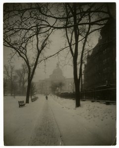 State House Stormissa, Bostonissa, Yhdysvalloissa, n. 1902-1910 (gelatiinihopeakuva) tekijältä Jessie Tarbox Beals