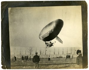 "Ville de St Mande" -ilmalaiva tekijältä Jessie Tarbox Beals