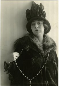 Zoë Akins, kirjailija Déclassée, n. 1905-1940 tekijältä Jessie Tarbox Beals