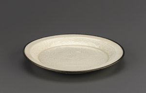 Ding-astia, jossa on muotoiltu mandariiniankkojen koristelu, Hebein maakunta, 1100-1300-luku (keraaminen)