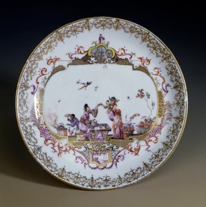 Saksalainen taide: Meissenin posliini. Chinoiserie edustaa teetä juovia aasialaisia hahmoja. Johann Gregor Hoeroldtin (tai Herold 1696-1775) koristeltu lautanen, noin 1730. Paris, Decorative Arts tekijältä Johann Gregor Herold