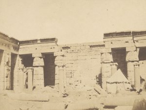 Medinet Habu, Secound Court tekijältä John Beasly Greene