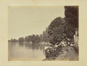 Jhelum Srinagerissa. Kashmir tekijältä John Burke