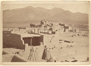 Pohjois-Taos Pueblo, New Mexico tekijältä John K. Hillers