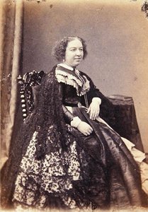 Louisa Pyne, noin 1860 (s/w-kuva).