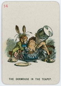 Dormouse teekannussa tekijältä John Tenniel