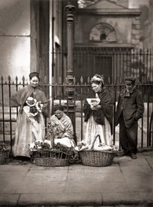 Covent Garden Flower Woman, elokuvasta Street Life in London, J. Thomson ja Adolphe Smith tekijältä John Thomson