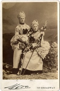 Rives Twins (seepiaprintti)
