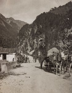 Albumi "Oma maailmansota - muistoja Lounaisrintamasta Kärntenissä, Italiassa, Trentino-Alto Adigessa) 31.3.1915-12.11.1918 - Josef Zohlen Wien": sotilasvaunu (m/w kuva)