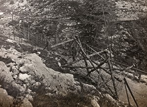 Albumi "Oma maailmansota - muistoja Lounaisrintamasta Kärntenissä, Italiassa, Trentino-Alto Adige" 31.3.1915-12.11.1918 - Josef Zohles Wien ": piikkilanka (m/w kuva) tekijältä Josef Zohles