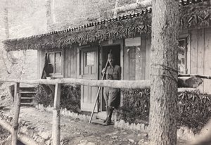 Albumi "Oma maailmansota - muistoja Lounaisrintamasta Kärntenissä, Italiassa, Trentino-Alto Adigessa) 31.3.1915-12.11.1918 - Josef Zohles Wien": komentovirasto (m/w kuva tekijältä Josef Zohles