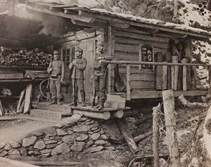 Albumi "Oma maailmansota - muistoja Lounaisrintamasta Kärntenissä, Italiassa, Trentino-Alto Adigessa) 31.3.1915-12.11.1918 - Josef Zohles Wien": upseerien asunto (m/v kuva tekijältä Josef Zohles