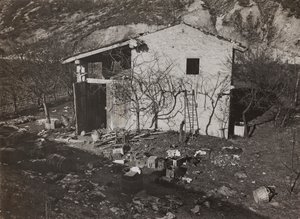 Albumi "Oma maailmansota - muistoja Lounaisrintamasta Kärntenissä, Italiassa, Trentino-Alto Adigessa) 31.3.1915-12.11.1918 - Josef Zohles Wien": talo (m/w kuva) tekijältä Josef Zohles