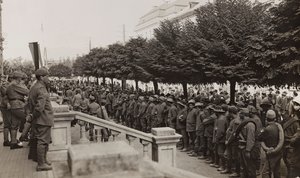 Albumi "Oma maailmansota - muistoja Lounaisrintamasta Kärntenissä, Italiassa, Trentino-Alto Adigessa) 31.3.1915-12.11.1918 - Josef Zohles Wien": sotilaita ja monia vankeja