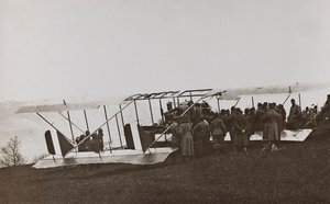 Albumi "Oma maailmansota - muistoja Lounaisrintamasta Kärntenissä, Italiassa, Trentino-Alto Adige" 31.3.1915-12.11.1918 - Josef Zohles Wien ": Itävallan sotilaat ja lentokone tekijältä Josef Zohles