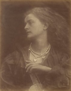 Ja Enid Sang, syyskuu 1874. tekijältä Julia Margaret Cameron