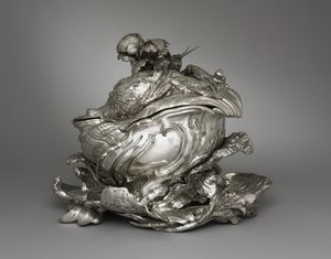 Platter, Tureen ja Tureen kansi, valmistaja Henry Adnet