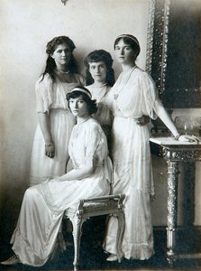 Venäjän tsaari Nikolai II:n neljä tytärtä, 1910-luku