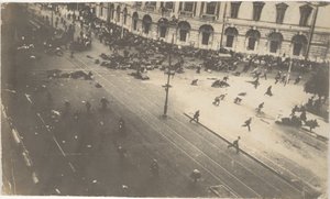 Hallitusjoukot ampuivat mielenosoittajia, 4. heinäkuuta 1917 1917 tekijältä Karl Karlovich Bulla