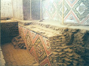 Moche-kansan rakentaman pyramidin, mahdollisesti temppelikompleksin, sisätilat, n. 200-500 jKr. (kuva) (yksityiskohdat ks. 138729). tekijältä Katie Attenborough